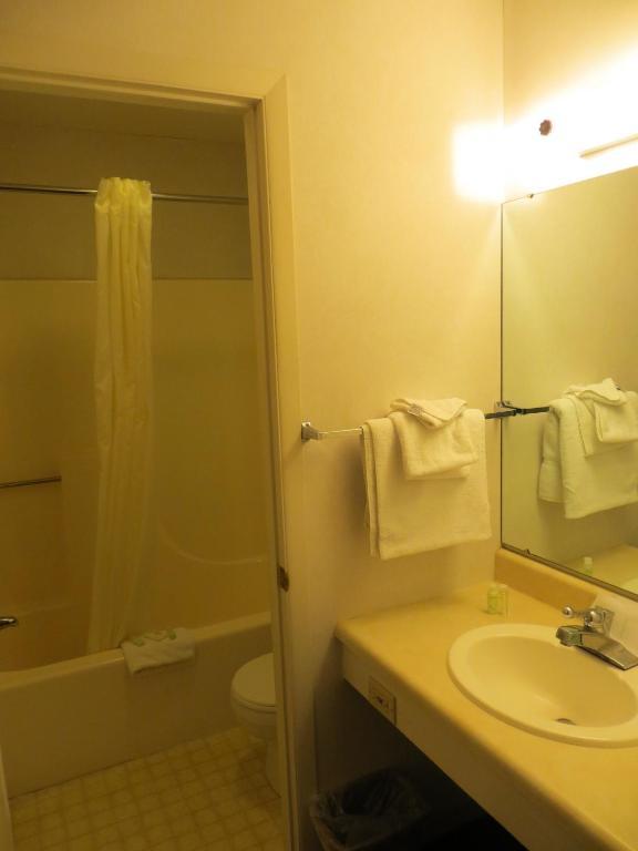 Waterfront Inn Mackinaw City Pokój zdjęcie