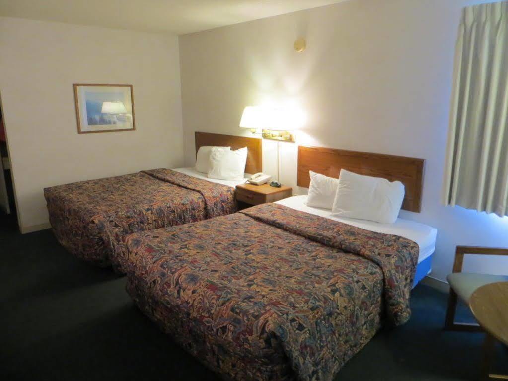 Waterfront Inn Mackinaw City Zewnętrze zdjęcie