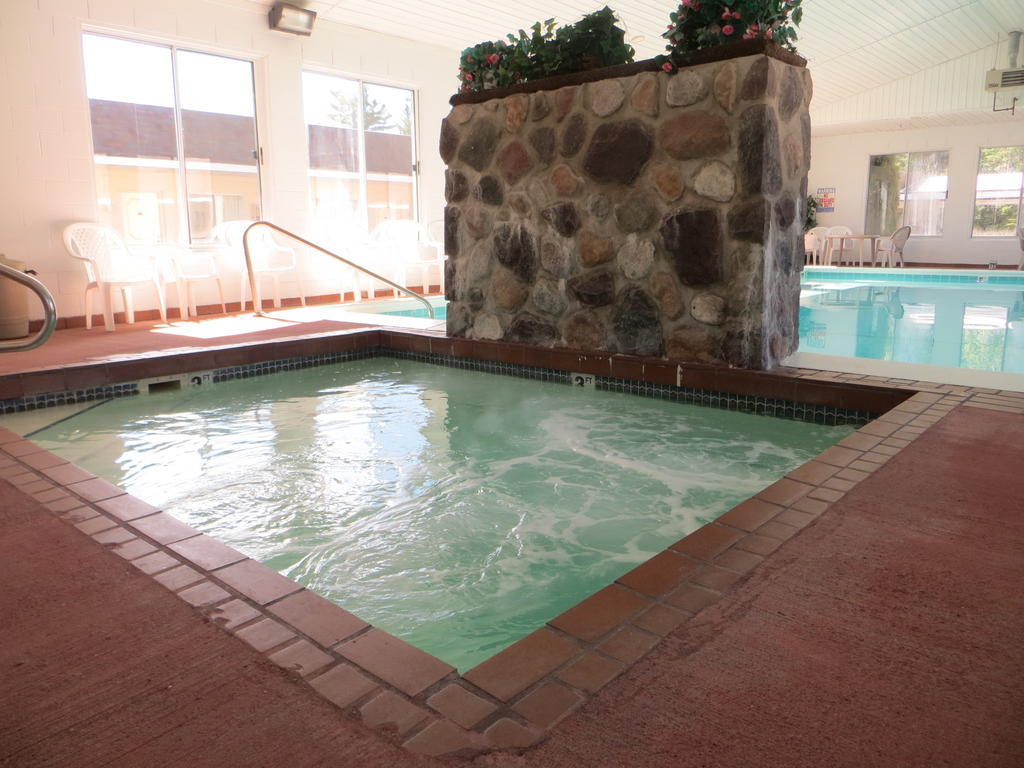 Waterfront Inn Mackinaw City Zewnętrze zdjęcie